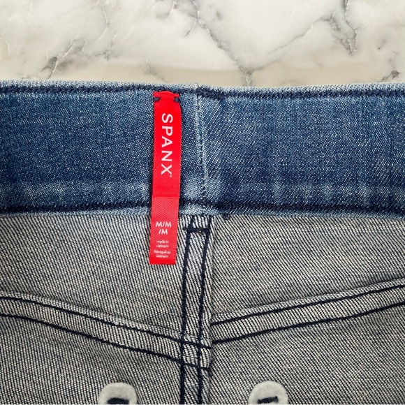 SPANX Flare Jeans Mixed Wash High Waisted Pull One Stretch Size Medium - Picture 7 of 14